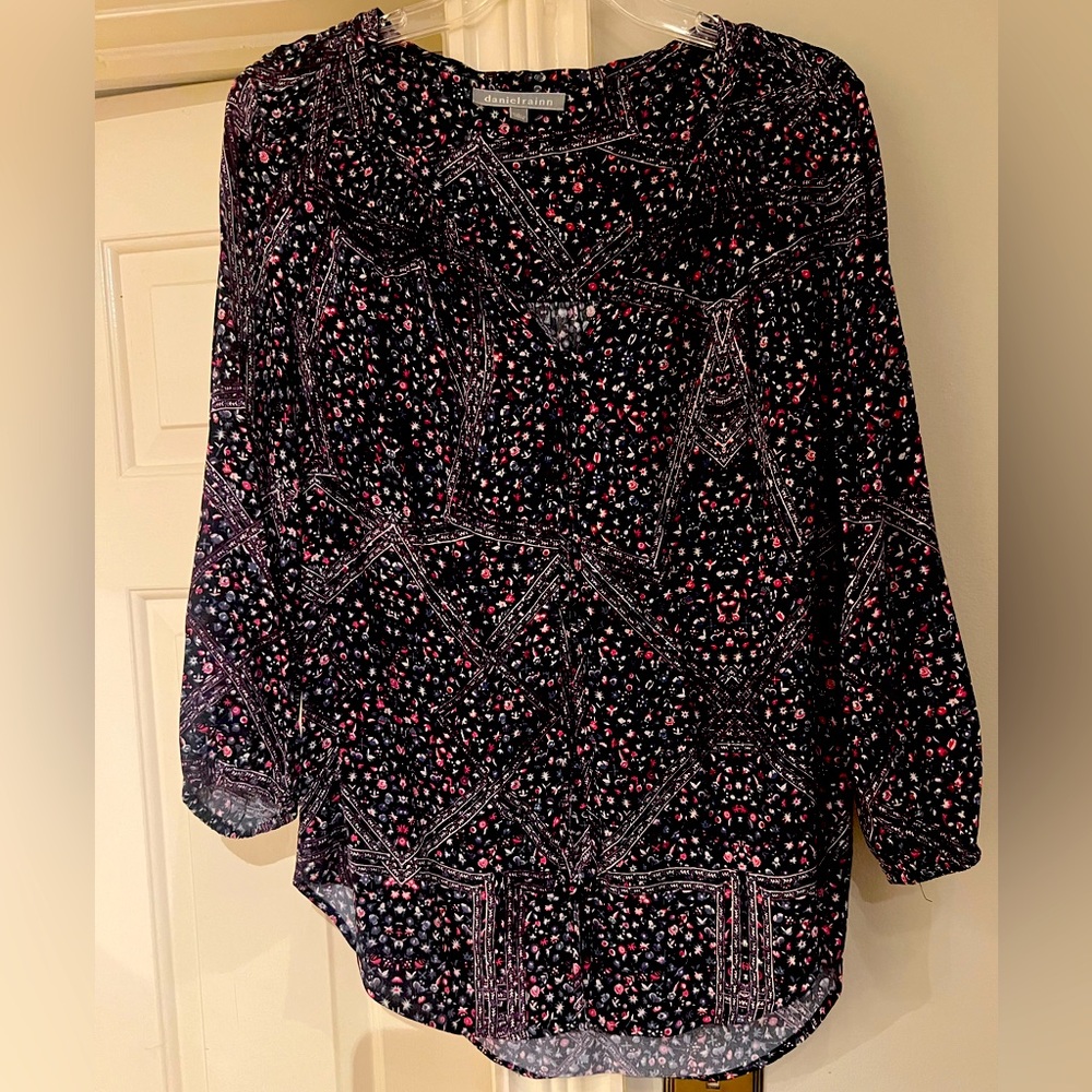 Daniel Rainn top. Size small. Excellent condition.